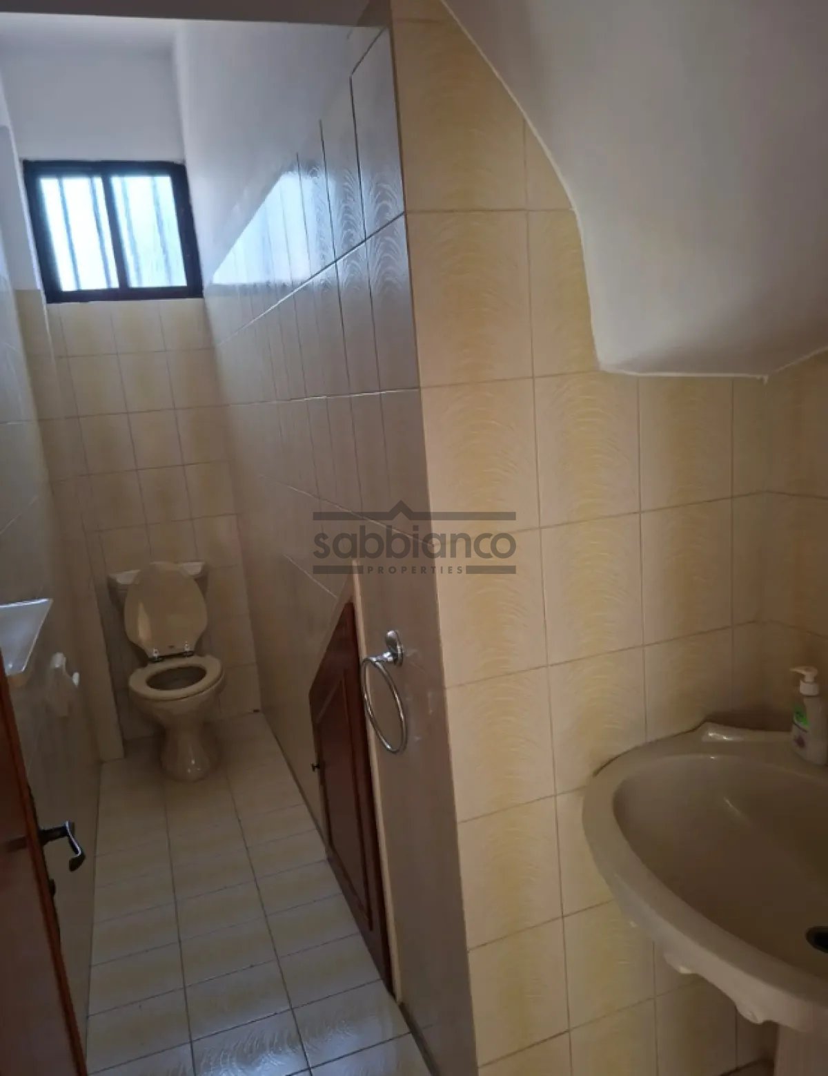 3-bedroom apartments for rent 150 m² in Agios Athanasios, Limassol, Cyprus